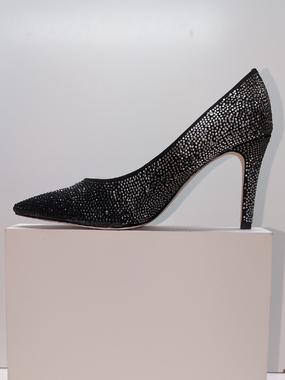 Antonio Melani Elegant Black Crystal Pointed-Toe Pump Size8.5 Made In Italy